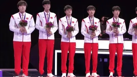 T1团队配合碾压HLE，Doran战术支点渐成！Zeus状态低迷陷困境——上单选手对比解析